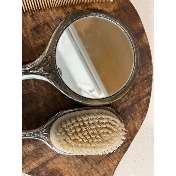 Vintage Art Nouveau silver plated dresser set mirror, brush, comb - Picture 5 of 5